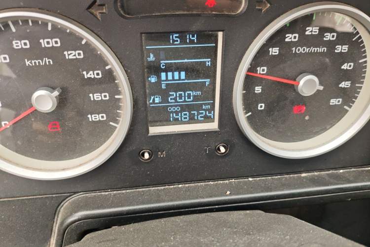 Used Iveco Daily 2017 2.5T A35 Low-Roof 5-7 Seater Passenger Van 47Z5