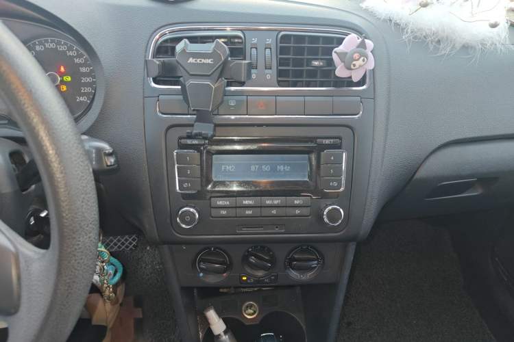 Used Volkswagen Polo 2011 1.6L Automatic ZhiShang Version