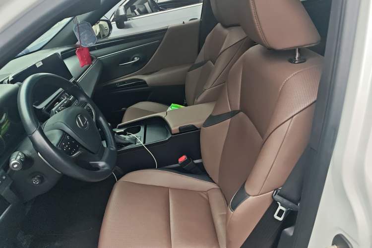 Used Lexus ES 2022 300h Excellence Edition