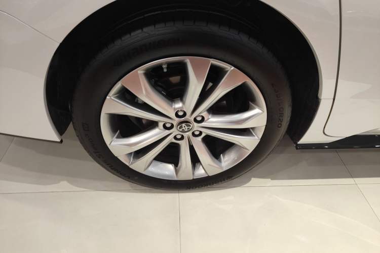 Used Toyota Sienna 2023 2.5L Hybrid Deluxe Edition
