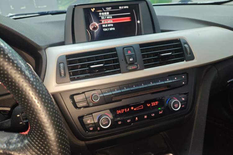 Used BMW 3 Series 2015 320i Fashion Model