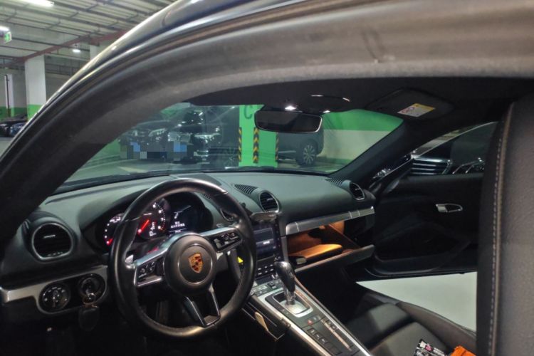 Used Porsche 718 2016 Cayman 2.0T
