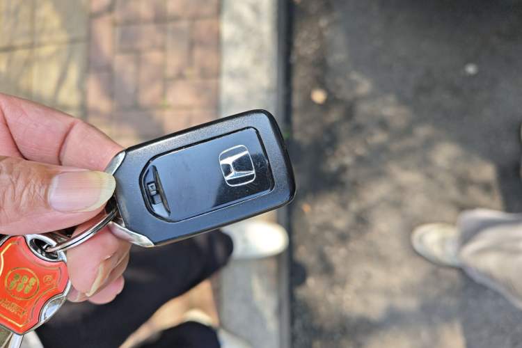 Used Honda Crider 2013 1.8L automatic luxury edition
