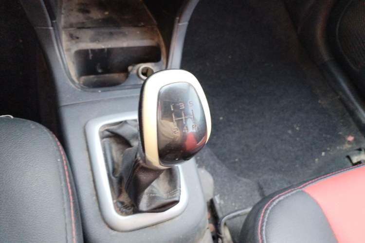 Used Suzuki Liana A6 2015 Hatchback 1.4L Manual Enjoyment Model Gear Lever