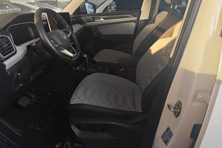 Used Volkswagen Tayron 2023 300TSI Two-Wheel-Drive Luxury Plus Advanced Edition
