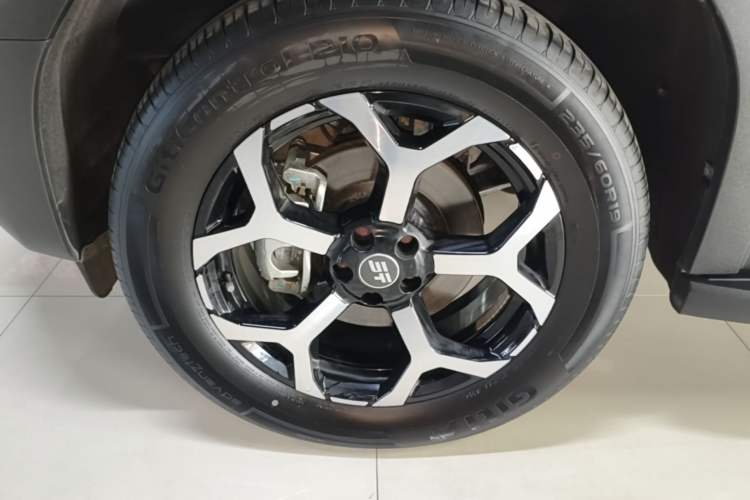 Used JETOUR Shanhai T1 2025 150 km Heading South Left Front Wheel Hub