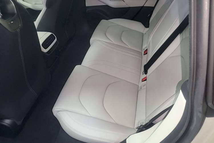 Used Xiaomi Auto SU7 2024 Rear-Drive Long-Range Intelligent Driving Version