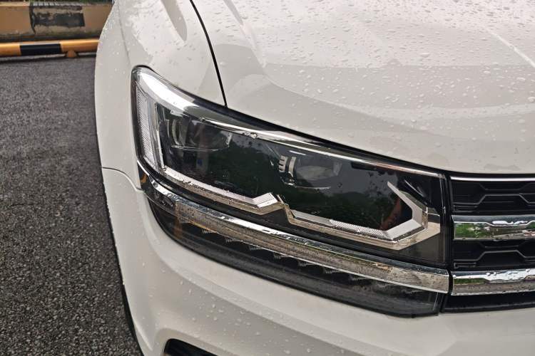 Used Volkswagen Tharu 2019 280TSI Two-Wheel Drive R-Line China V Standard