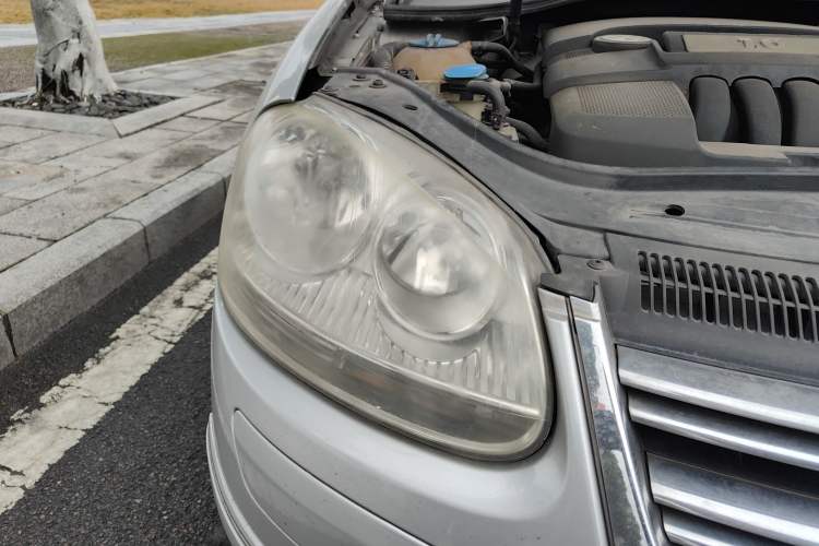 Used Volkswagen Sagitar 2009 1.6L Automatic Comfort Edition Right Front Headlight