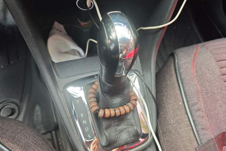 Used Volkswagen Jetta 2015 Value Edition 1.6L Automatic Fashion Version Gear Lever