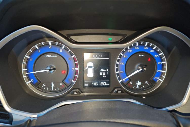 Used Geely Auto Vision X3 2019 Upgraded Model 1.5L Manual Elite Version