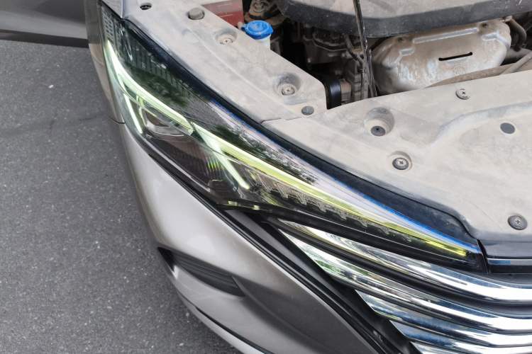 Used CHANGAN Eado 2021 PLUS 1.6L GDI CVT Luxury Model Right Front Headlight