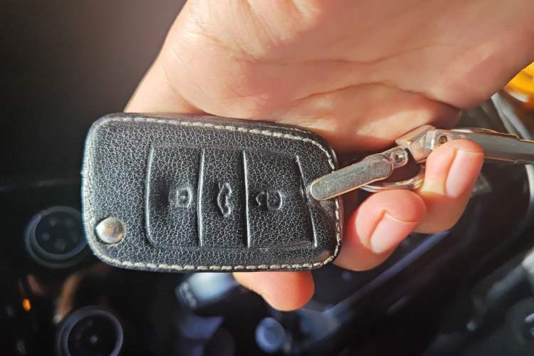 Used Volkswagen T-ROC 2018 280TSI DSG Two-Wheel-Drive Luxury Version China V Emission Standard
