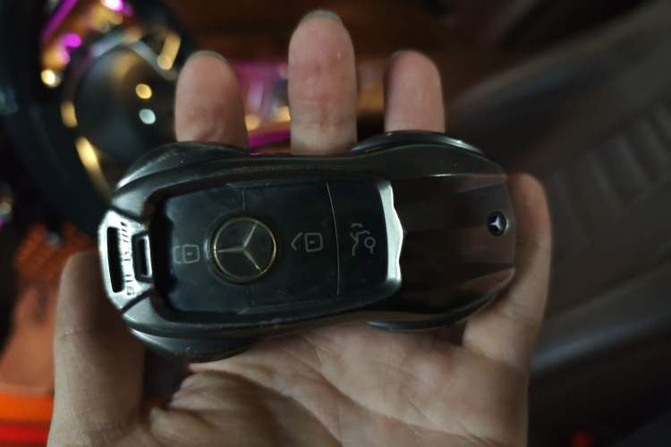 Used Mercedes-Benz E-Class 2017 E 300 L Sporty and Stylish Model Vehicle Key