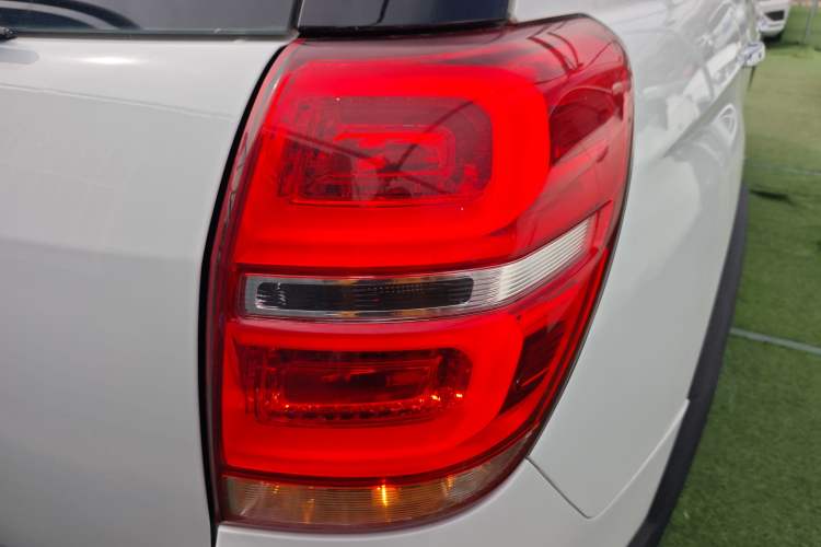 Used Chevrolet Captiva 2015 2.4L Two-Wheel Drive Urban Version 7 Seats