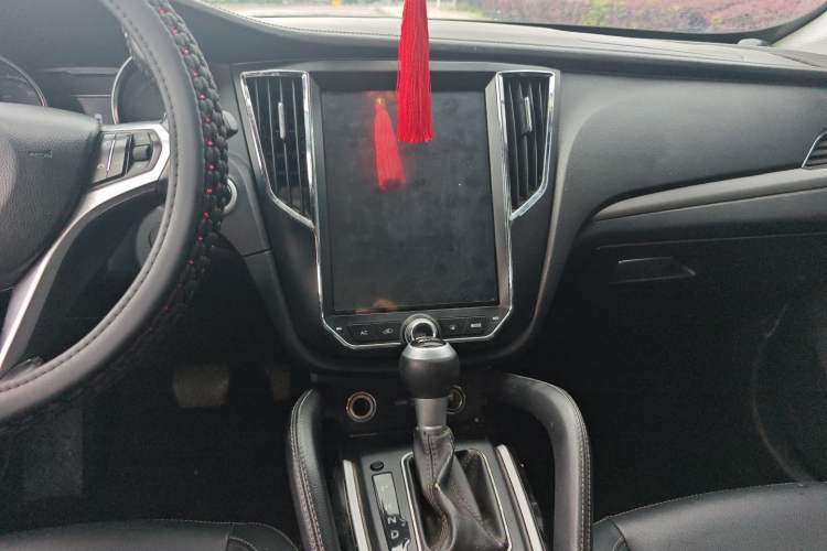 Used Zotye SR7 2016 1.5T CVT Cube Heart Edition China V Standard Audio And AC Panel