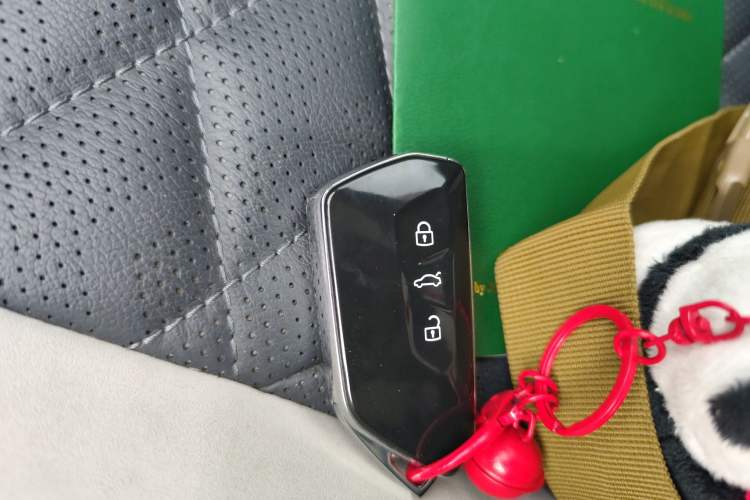 Used Volkswagen ID.6 CROZZ 2022 Long-Range PRO Edition Vehicle Key