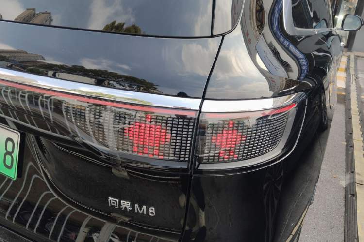 Used Hima AITO M8 2025 Extended-Range Ultra Version 53.4 kWh 6-Seater Edition Right Rear Taillight