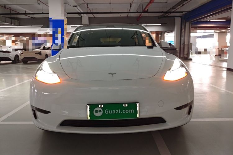Used Tesla Model Y 2023 Long-Range All-Wheel-Drive Version
