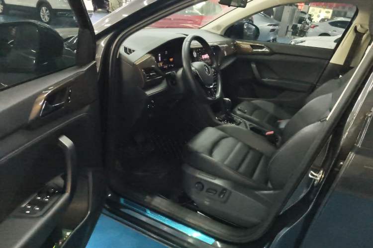 Used Volkswagen Tharu 2022 280TSI Two-Wheel-Drive Luxury Edition