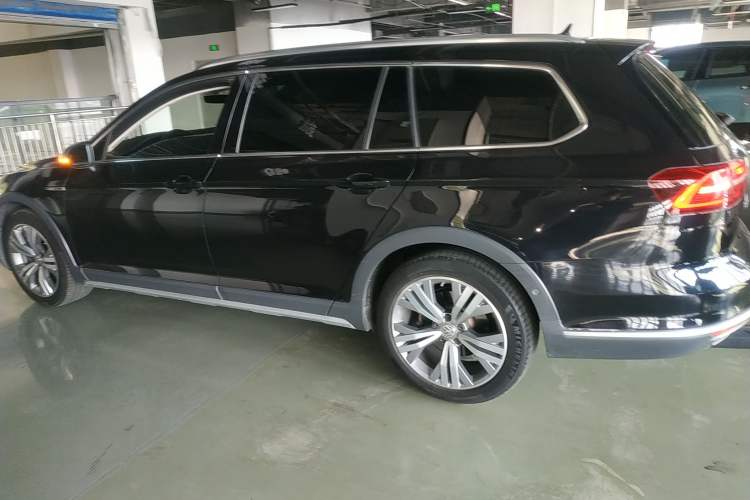 Used Volkswagen Variant 2018 380TSI Four-Wheel Drive Longitudinal Version
