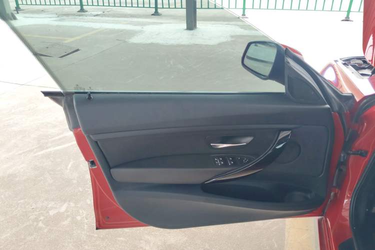 Used BMW 3 Series GT 2018 320i Sport Edition
