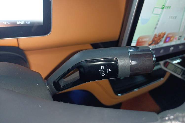 Used Geely Galaxy LEVC L380 2025 650 km Flagship Edition All-Wheel Drive