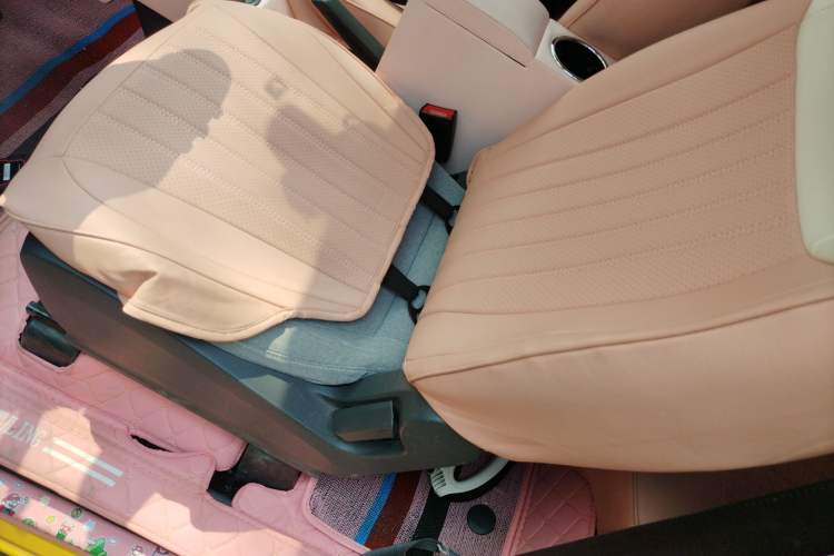 Used Wuling Hongguang MINIEV 2021 Macaron Premium Model – Lithium Iron Phosphate Left Front Seat
