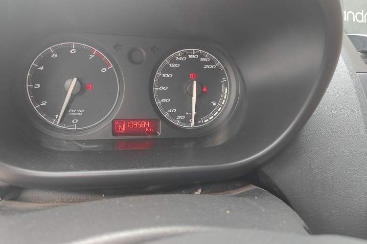 Used MG 3 2011 1.5L AMT Elite Edition Odometer Close Up