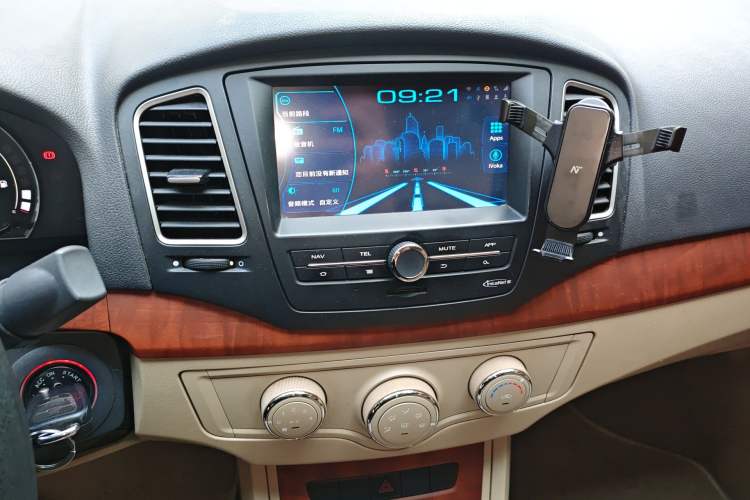 Used Roewe 350 2014 1.5L Automatic Xunyue Version Audio And AC Panel