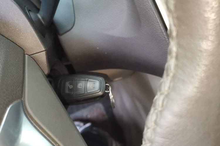 Used Ford Focus 2012 Sedan 1.6L Automatic Fashion Edition
