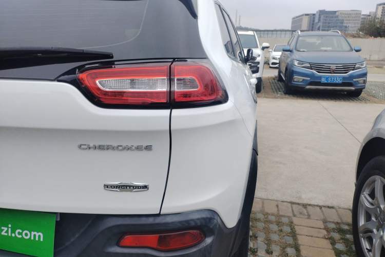 Used Jeep Cherokee 2016 2.4L Leading Edition
