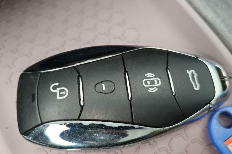 Used Hongqi Tiangong 08 2025 680 Ultra Four-Wheel-Drive Version Vehicle Key