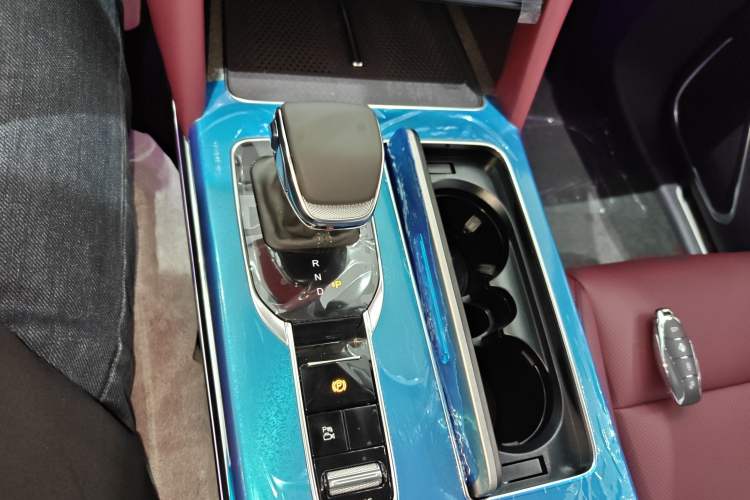 Used Hongqi HS7 PHEV 2025 Model 2.0T PHEV Four-Wheel Drive 2 Million Units Commemorative Edition 6-Seater