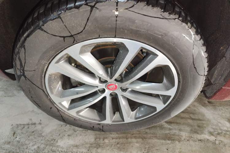 Used Jaguar F-PACE 2016 3.0 SC Four-Wheel Drive R-Sport Sport Edition Exterior 5