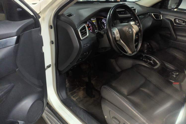 Used Nissan X-Trail 2016 2.5L CVT Sport Edition 4WD
