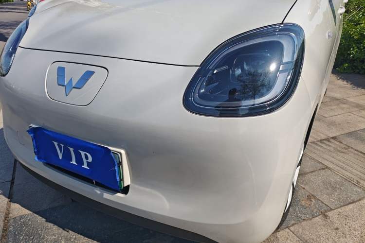 Used Wuling Hongguang MINIEV 2025 Four-Door Version Advanced Edition Left Front Headlight