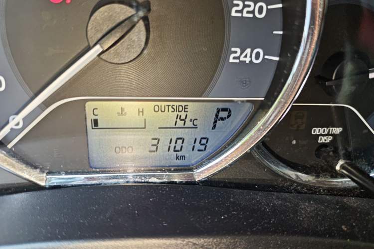 Used Toyota Levin 2017 Revised 185T CVT Elite Edition China V Standard Odometer Close Up