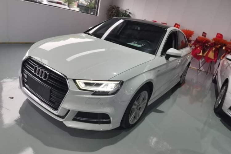 Used Audi A3 2019 Limousine 35 TFSI Fashion Edition China V standard Guazi used car, China used car export, Used car for sale, Used  cars, Cheapest cars for sale