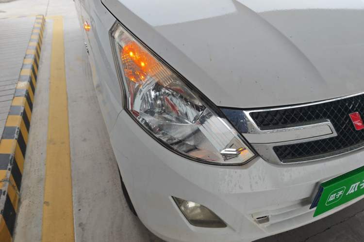 Used Wuling Rongguang V 2016 1.5L Standard Version Right Front Headlight