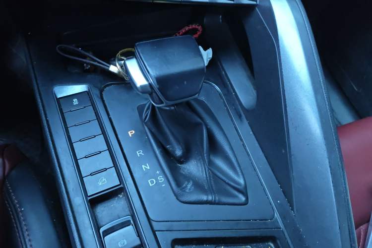 Used FORTHING T5 2020 1.5T Automatic Luxury Model China VI Standard Gear Lever