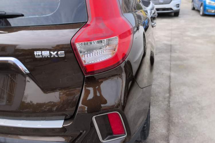 Used Geely Auto Vision X6 2016 1.8L Manual Luxury Model
