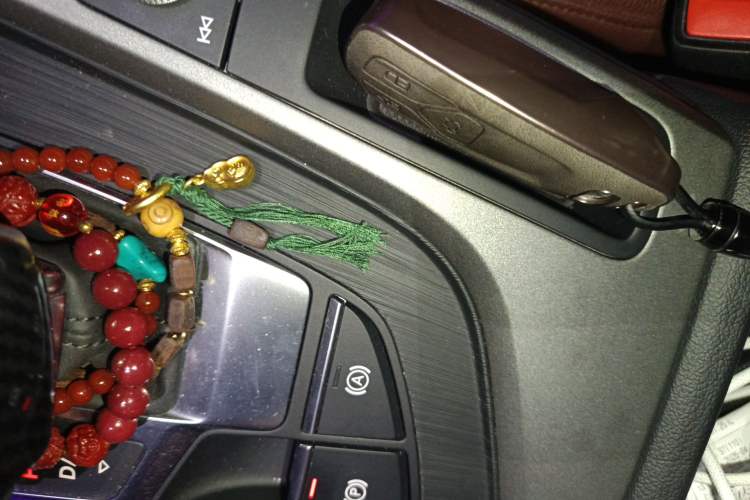 Used Audi A4L 2019 40 TFSI Ambition China VI Vehicle Key