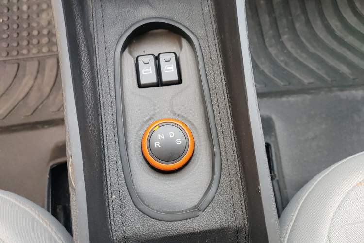 Used Dongfeng Fengon MINIEV 2022 Simple Style Comfort Version Gear Lever