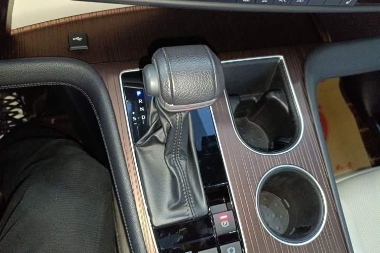 Used Toyota Granvia 2023 2.5L Hybrid Prestige PLUS Edition
