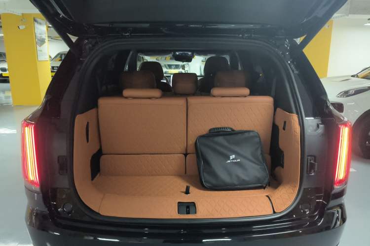 Used JETOUR Shanhai L7 Plus 2025 Model 220km Flagship 7-seater Trunk