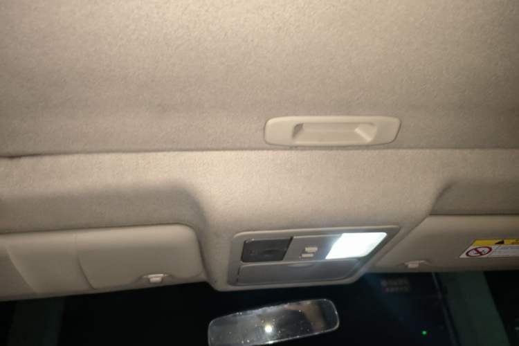 Used Nissan Sylphy 2016 Classic 1.6XE Automatic Leading Edition Headliner