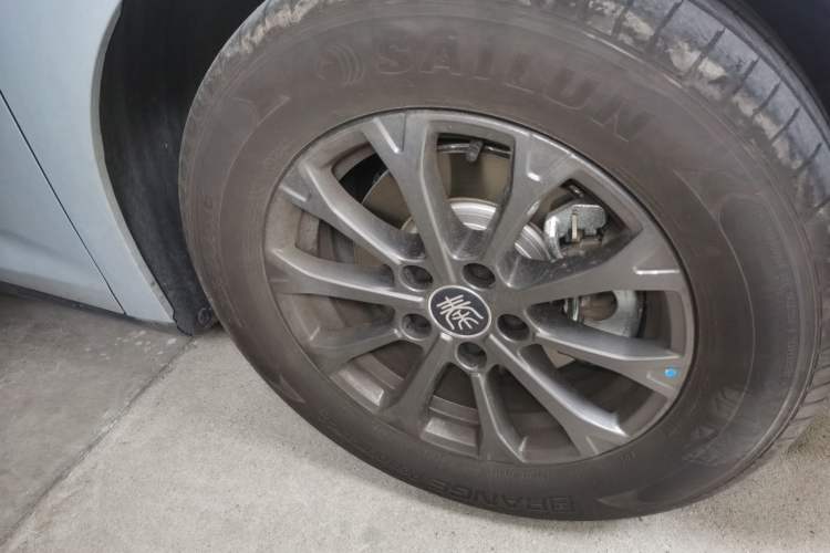 Used BYD Qin L 2025 DM-i Smart Drive 80KM Leading Model