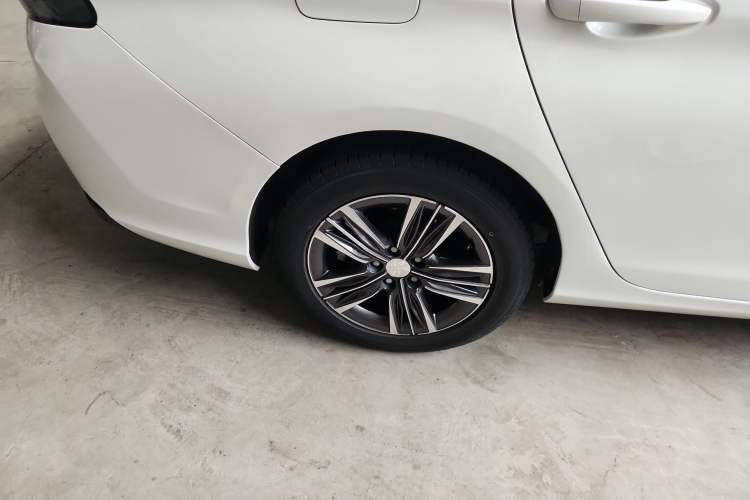 Used Peugeot 308 2019 1.6L Automatic Luxury Version China V Standard Right Rear Wheel Hub