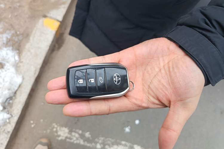 Used Toyota Highlander 2018 2.0T Four-Wheel Drive Prestige Version 7 Seats China VI Standard
